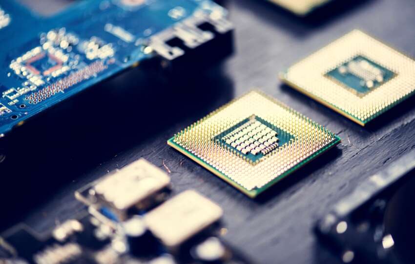 SK Hynix shares crash 15% after record Nasdaq debut, July 2026