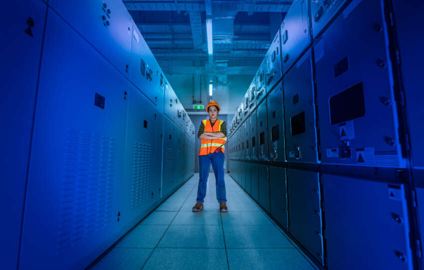 invest in data centre stocks