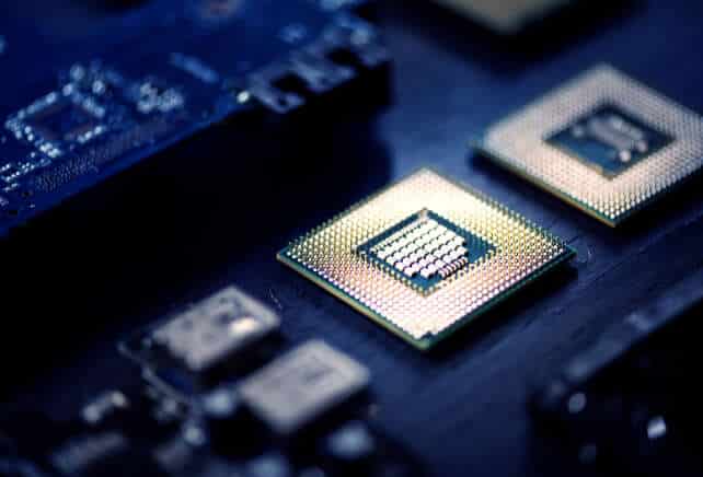 AI bubble under pressure as rising bond yields hit tech stocks
